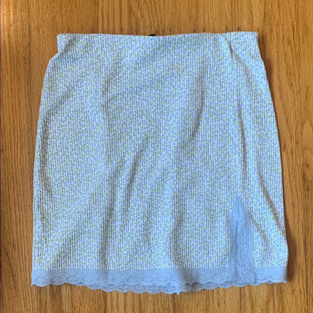 H&M divided floral lace trim skirt!